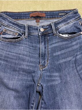 Judy Blue Relaxed Fit ladies boyfriend Light-Mid Blue Jeans Size 3/26